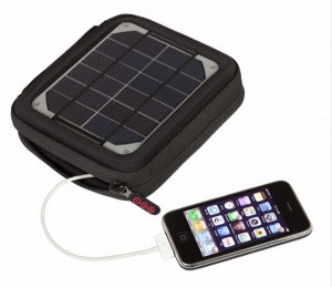 Încărcător solar portabil pentru telefon şi laptop