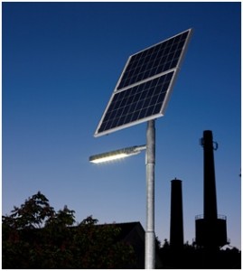 Stâlpi fotovoltaici de iluminat pentru uz industrial