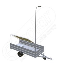 Generator fotovoltaic mobil IDELLA Mobile Energy IME 2 montat pe o remorca cu o singura axa, cu stalp si o lampa de iluminat