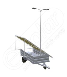 Generator fotovoltaic mobil montat pe o remorca auto cu o singura axa IDELLA Mobile Energy IME 6 pentru aplicatii agricole sau santiere temporare cu 6 panouri solare, un stalp pentru iluminat si doua lampi cu LED