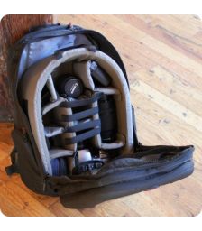 Rucsac pentru laptop si tablete apple, rucsac ce cara si incarca laptopul, pret mic rucsac pentru camere digitale