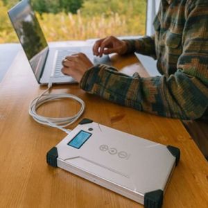 Baterii solare USB portabile V88 PD pentru orice laptop, MacBook si Surface pret ieftin 6