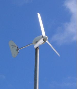 Centrala eoliana de mici dimensiuni pentru sol,pret ieftin centrala cu 3 elice,centrale rezistente cu ecran digital